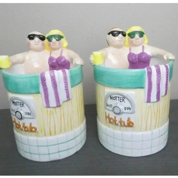Set of 2 VTG 1997 Lotus Hot Hotter Tub Novelty Cup Planter Swimming Pool Party - Picture 1 of 6